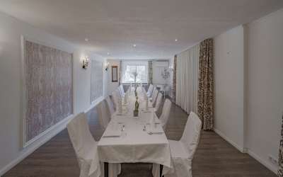 Wer hier einkehren darf, erlebt eine besondere Atmosphäre, die lange in Erinnerung bleibt - Hotel mitten im Grünen