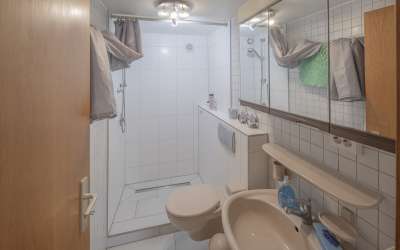 Viel Platz für Sonne und Gemütlichkeit: Einfamilienhaus mit ganz schön Platz und drei Einliegerwohnungen