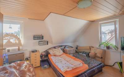 Charmantes Wohnen in der Stadt: mit Dachterrasse