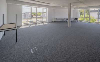 Moderner Firmenstandort zum Wohnen und Arbeiten - hier geht die Sonne auf in luftiger Höhe über Schramberg