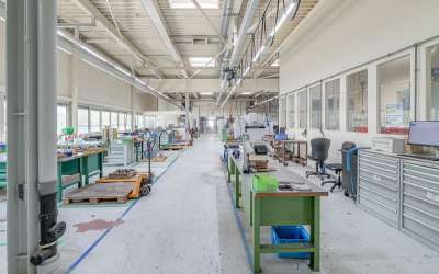 Moderne Hallenfläche für Ihr Unternehmen