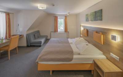 Wer hier einkehren darf, erlebt eine besondere Atmosphäre, die lange in Erinnerung bleibt - Hotel mitten im Grünen