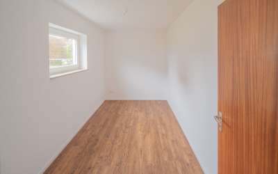 Neu renoviert: 3 Zimmer Mietwohnung im Erdgeschoss mit Terrasse