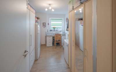 Sonniges Zweifamilienhaus in begehrter Lage