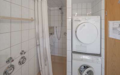 Viel Platz für Sonne und Gemütlichkeit: Einfamilienhaus mit ganz schön Platz und drei Einliegerwohnungen