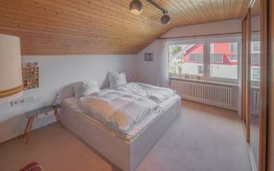Sonnig, idyllisch, ländlich romantisch und schön: Einfamilienhaus in familiärer Lage!