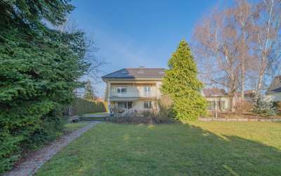 Und plötzlich hört die Suche auf: die aussergewöhnliche Villa: ruhig gelegen und stadtnah - Eleganz trifft hier auf tres chic!