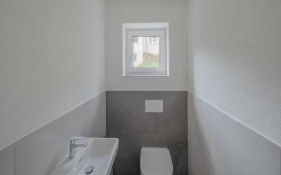 Moderne 4 Zimmer Neubauwohnung mit Terrasse und Gartenanteil