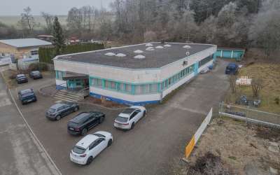 Moderne Halle und Büroteil, mit Möglichkeit zur Erweiterung