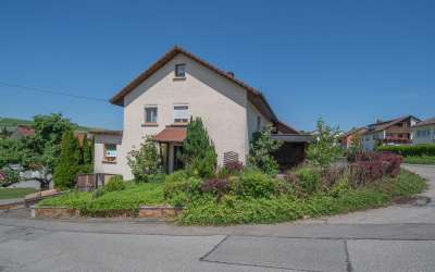 1-2-Familienhaus in toller Lage und schönem Grundstück