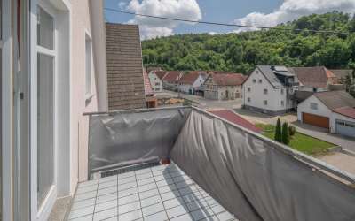 6 Familienhaus mit Gewerbe - in schöner Lage