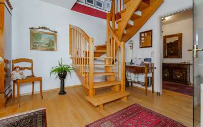 Sonnige Maisonettewohnung ruhig gelegen und kurze Wege in die Innenstadt: Charme, Chick und Esprit inklussive - um diese Perle wird man Sie beneiden