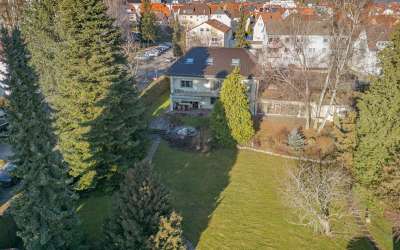 Und plötzlich hört die Suche auf: die aussergewöhnliche Villa: ruhig gelegen und stadtnah - Eleganz trifft hier auf tres chic!