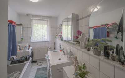 Sonniges Wohnen Dreifamilienhaus in Konstanz Allmansdorf mit Einnahmen
