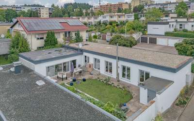 Einfamilienhaus mit tollem Garten und zwei Eingängen