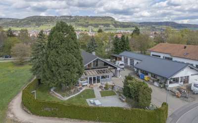 Wohnen und Arbeiten unter einem Dach - Wohnhaus mit Halle in Spaichingen!