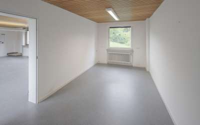 Schönes Büro am Stadtrand mit kurzen Wegen in die Stadt - RW-TUT-DS - perfekte Lage, eigener Eingang