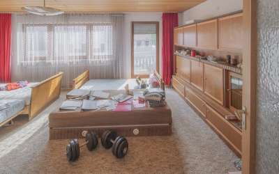 Modernes 2-Familienhaus zur Fertigstellung