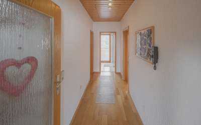 Hier ist Platz für großzügiges Wohhnen und viel Raum