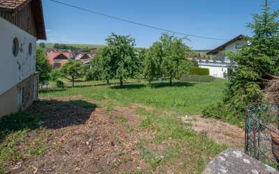 1-2-Familienhaus in toller Lage und schönem Grundstück