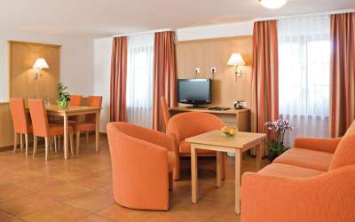 Sensationelles, first class Tagungs- und Wellnesshotel mit Schwarzwaldpanorama - idyllische Lage, top gepflegt, hier ist Platz für Ihr Unternehmen
