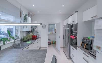 Moderner Bungalow mit tollem Grundstück