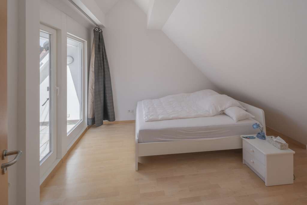 Wo Moderne, Helligkeit, Chick und Charme, am Rande des Altstadtkernes ein neues harmonisches Zuhause finden: 4, 5 Zimmer Maisonette Wohnung, mitten in Villingen! - Foto 4