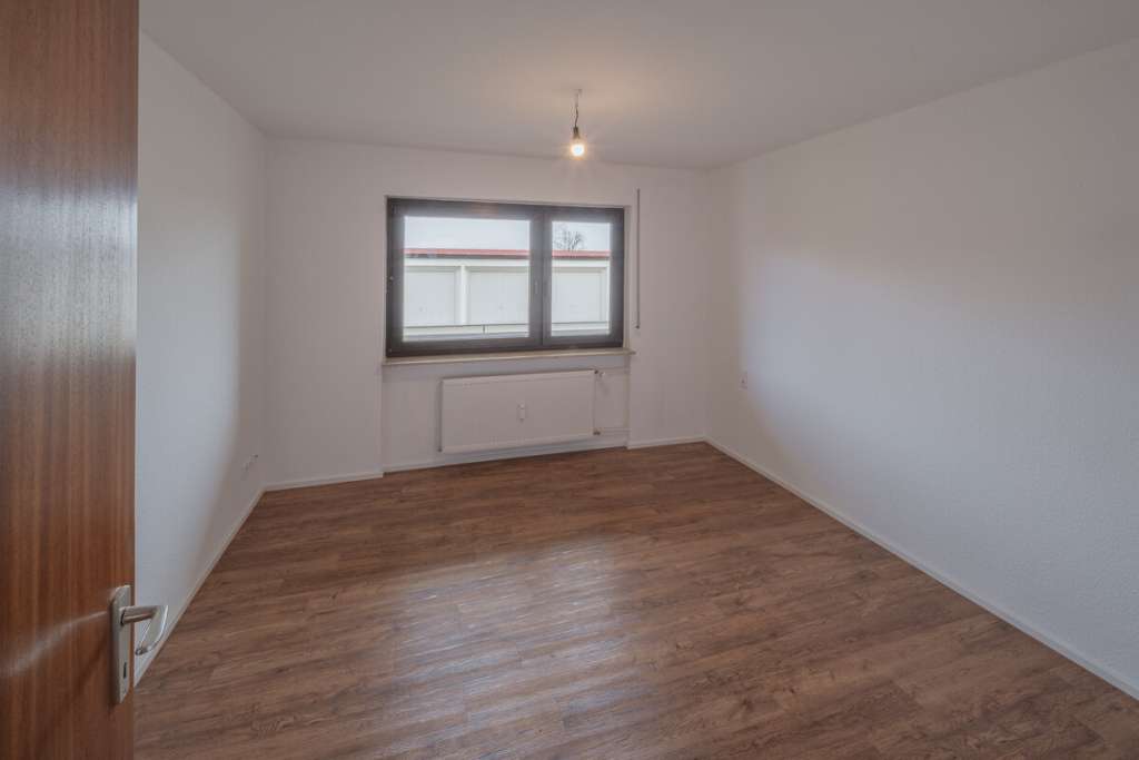 Neu renoviert: 3 Zimmer Mietwohnung im Erdgeschoss mit Terrasse - Photo 3