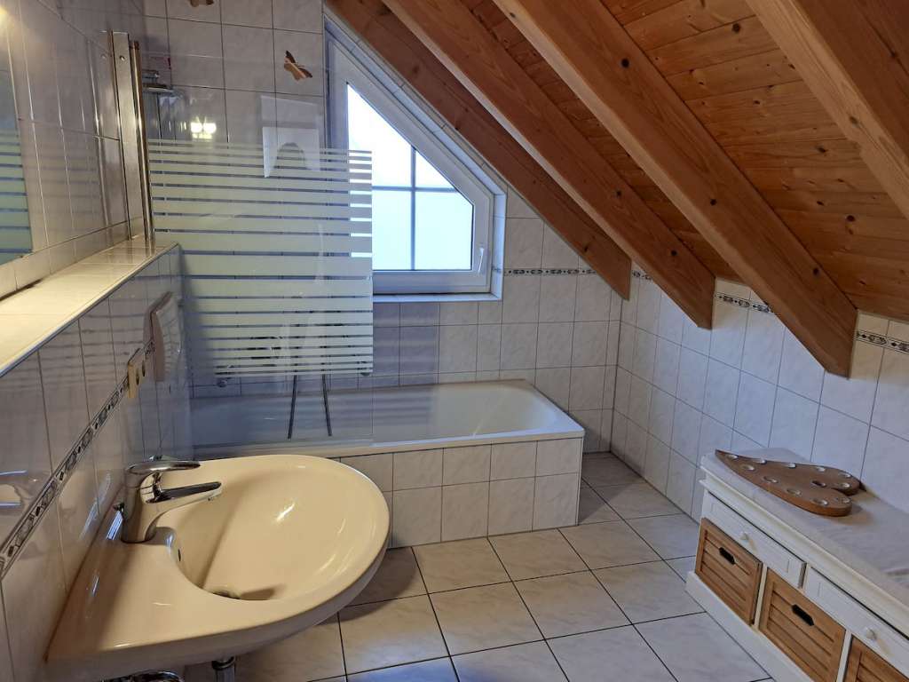 Moderne 4-Zimmer-Maisonette-Mietwohnung mit tollem Blick in Öfingen - Foto 2