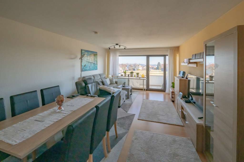 Neu Renoviert: Moderne, sonnige 4 Zimmer Mietwohnung im Erdgeschoss - Photo 1
