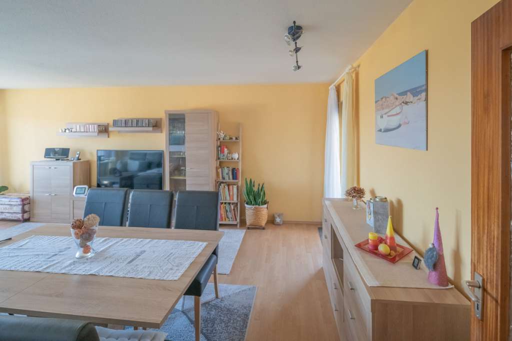 Neu Renoviert: Moderne, sonnige 4 Zimmer Mietwohnung im Erdgeschoss - Photo 2