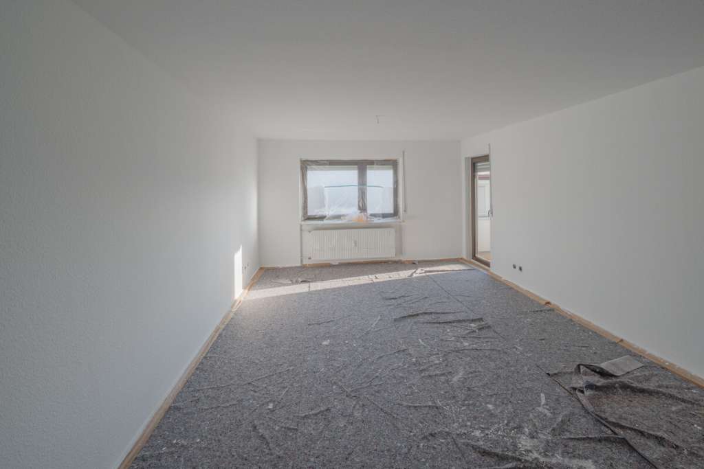 Neu renoviert: 3 Zimmer Mietwohnung im Erdgeschoss mit Terrasse - Photo 1
