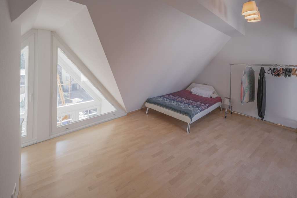Wo Moderne, Helligkeit, Chick und Charme, am Rande des Altstadtkernes ein neues harmonisches Zuhause finden: 4, 5 Zimmer Maisonette Wohnung, mitten in Villingen! - Foto 3