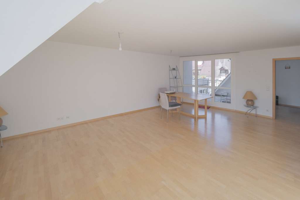 Wo Moderne, Helligkeit, Chick und Charme, am Rande des Altstadtkernes ein neues harmonisches Zuhause finden: 4, 5 Zimmer Maisonette Wohnung, mitten in Villingen! - Foto 1